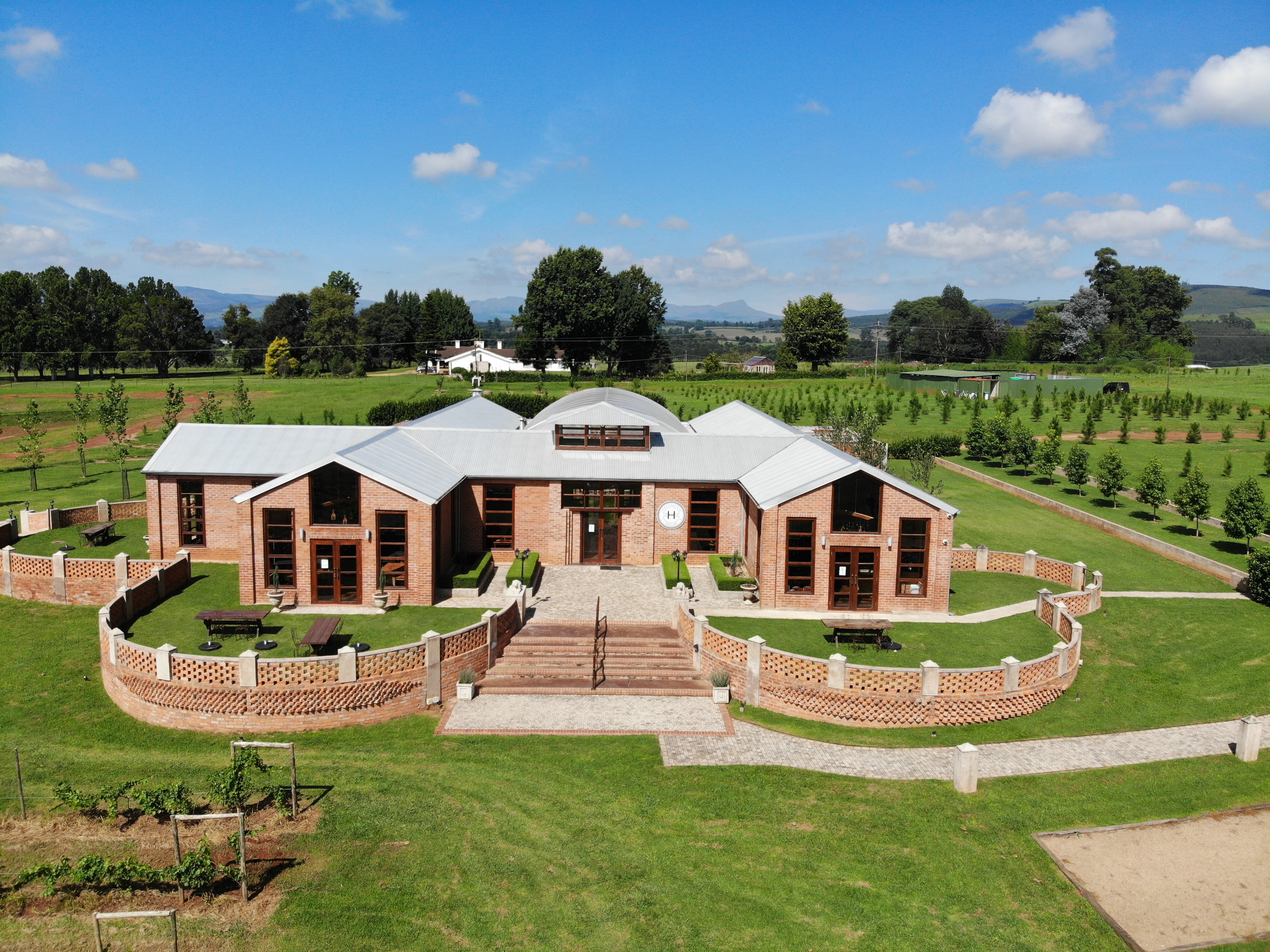Winery (1,290m²)